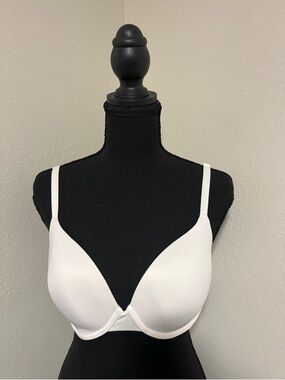Victoria’s Secret Pink Where Everything Lightly Lined White- 34D